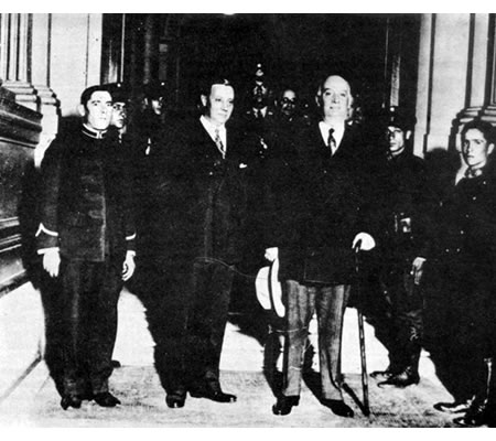 El expresidente Marcel T de Alvear visita al dictadot Uriburu en la casa de gobierno en abril de 1931. (Archivo General de la Nación. )